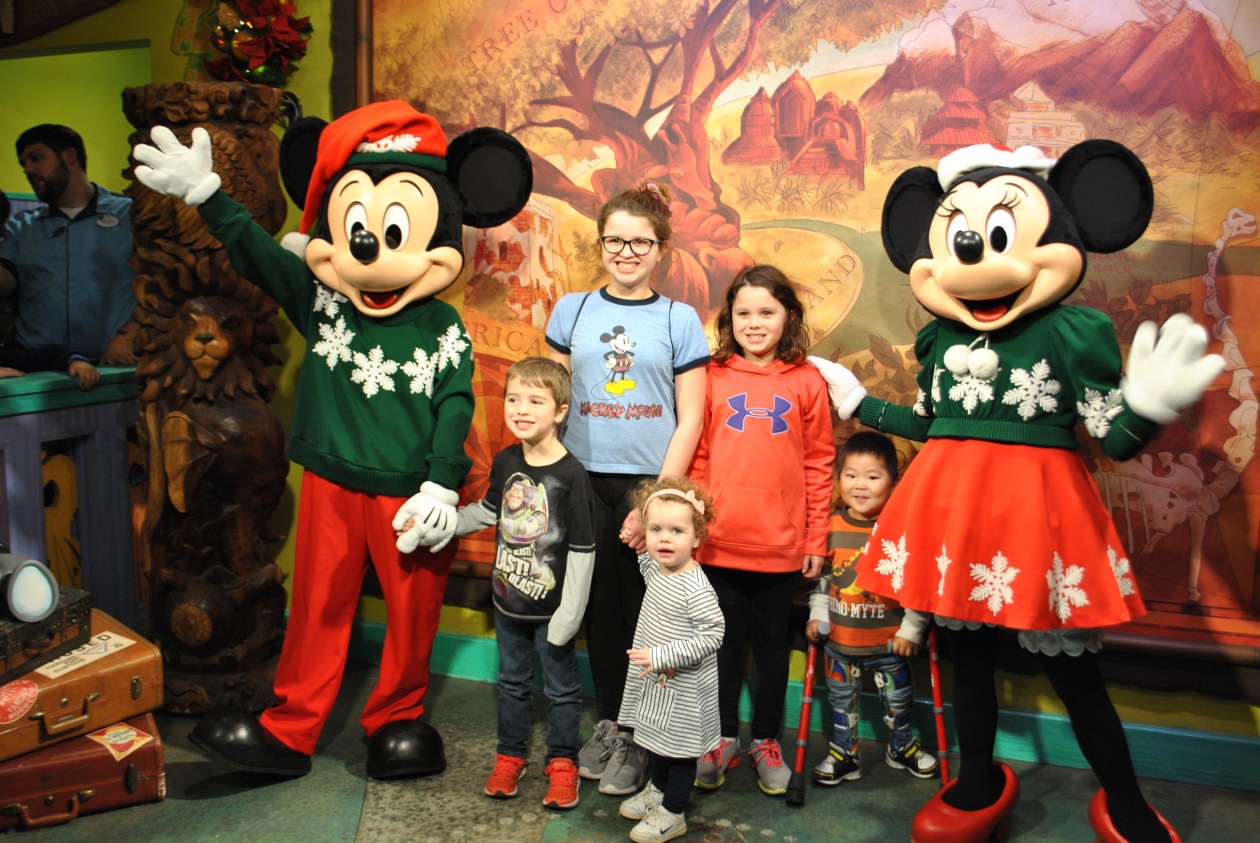kids with mickey and minnie
